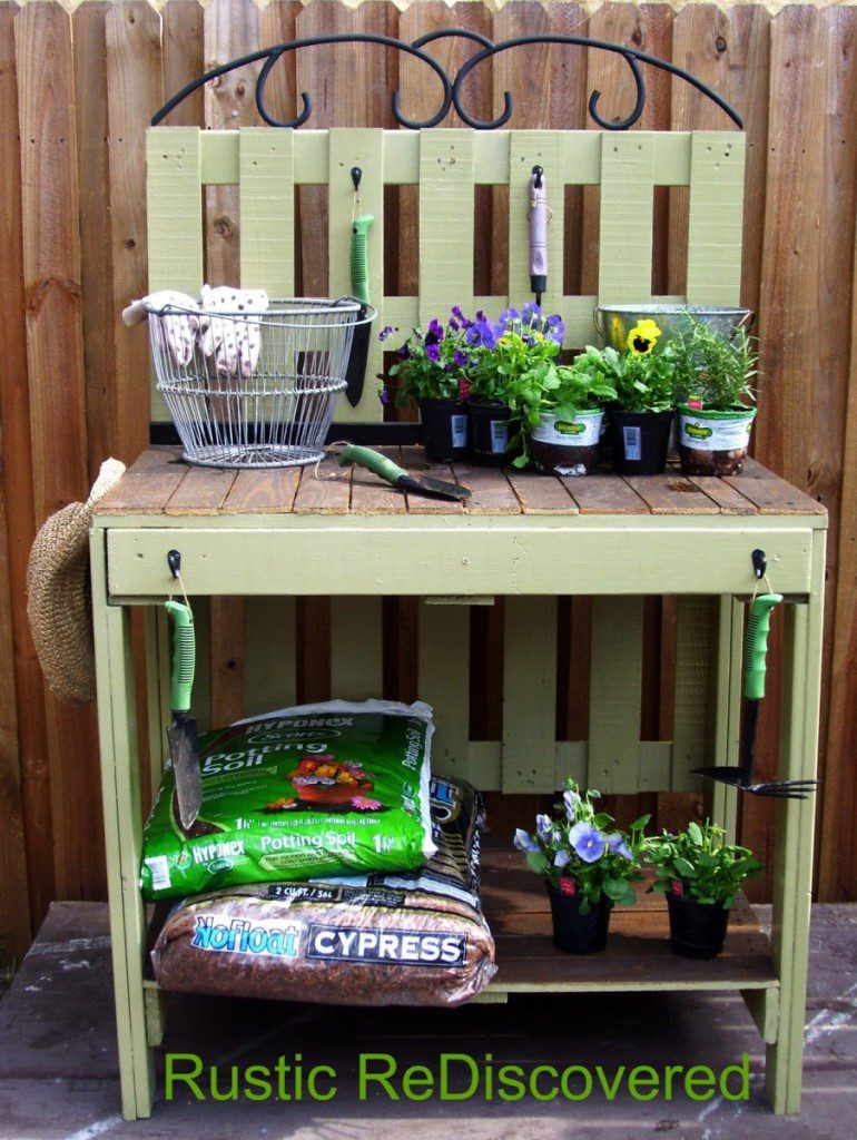 Bureau de jardinage en palettes