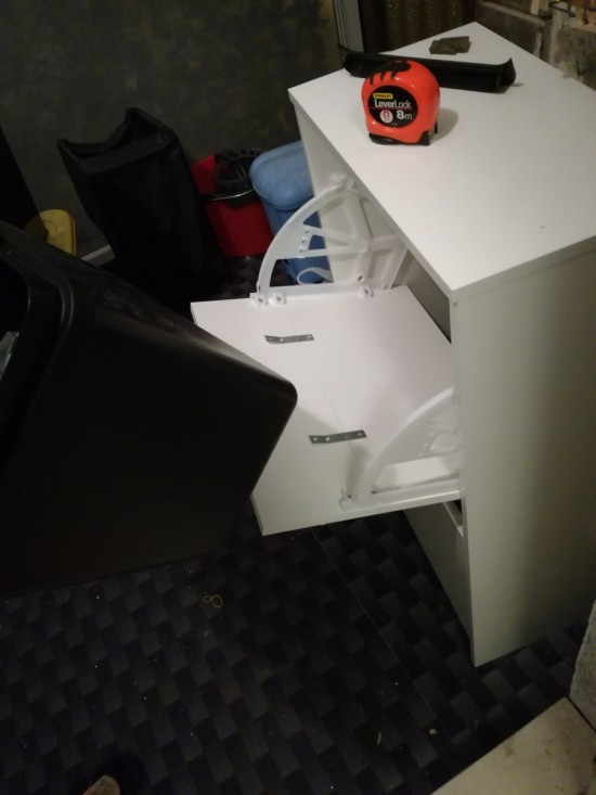 VARIERA trash bin slides out easily