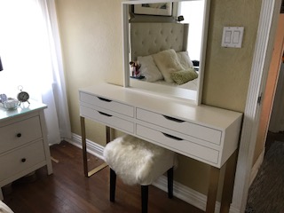 DIY a Modern Makeup Table with 4 drawers for storage