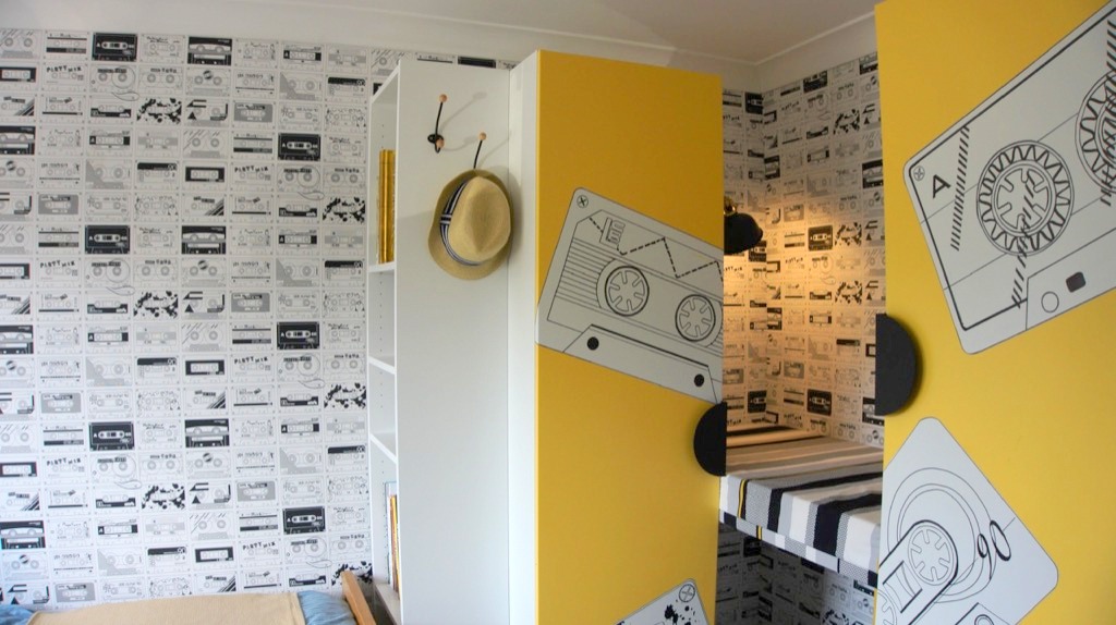 Retro styled kids reading corner 
