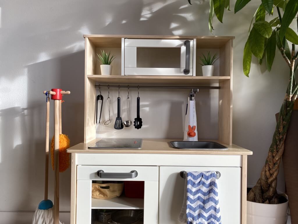 DUKTIG play kitchen with working sink