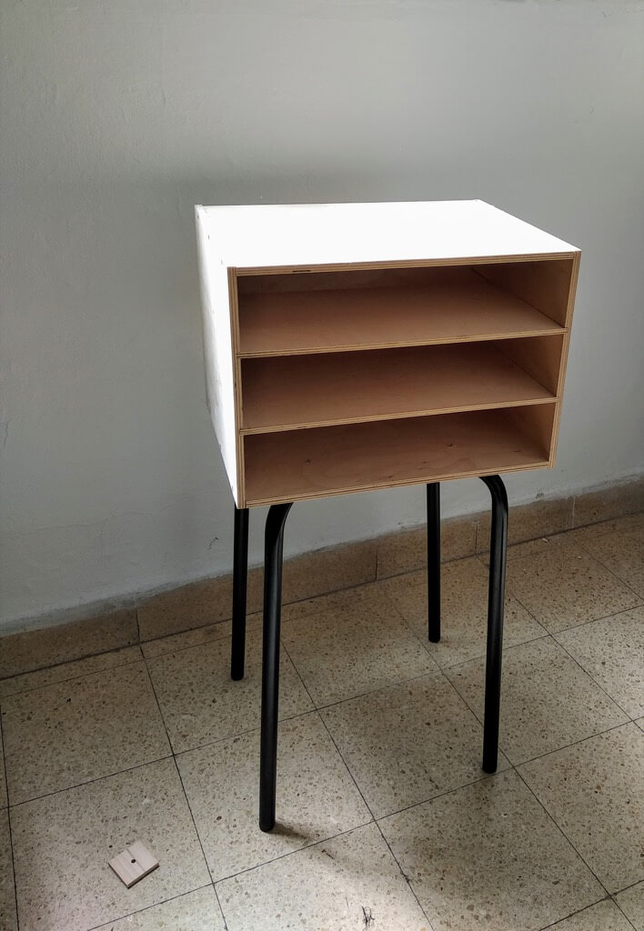 MOPPE side table with drawers