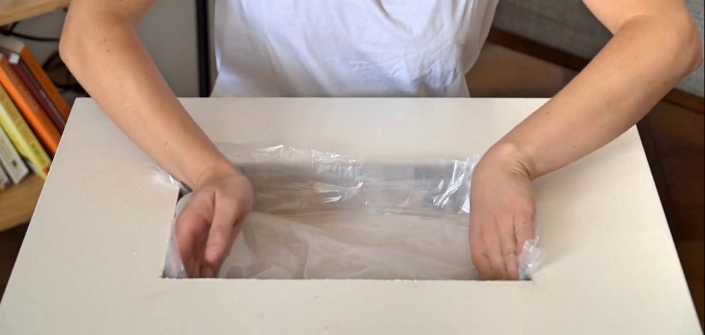 lay plastic film