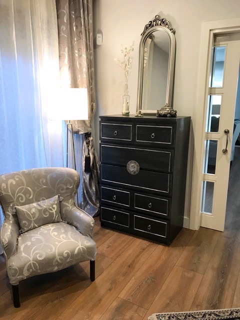 chinoiserie dresser