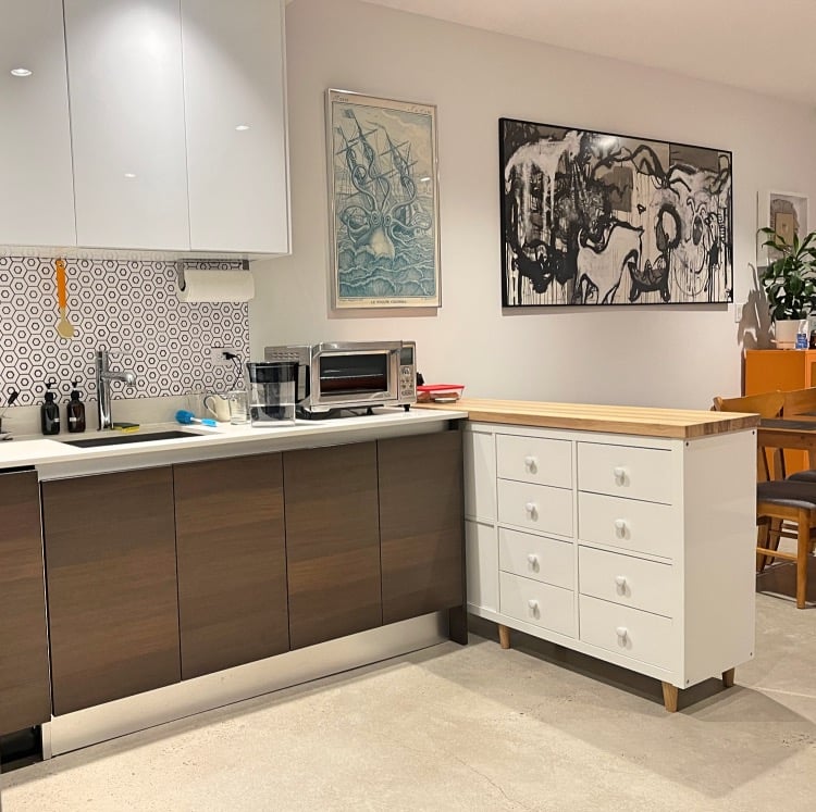 IKEA KALLAX DIY kitchen peninsula matches kitchen base cabinet height